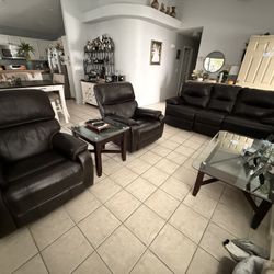 Beautiful Living Room Set Excellent Condition 4 Recliners Like New 5 Months Old $2,700