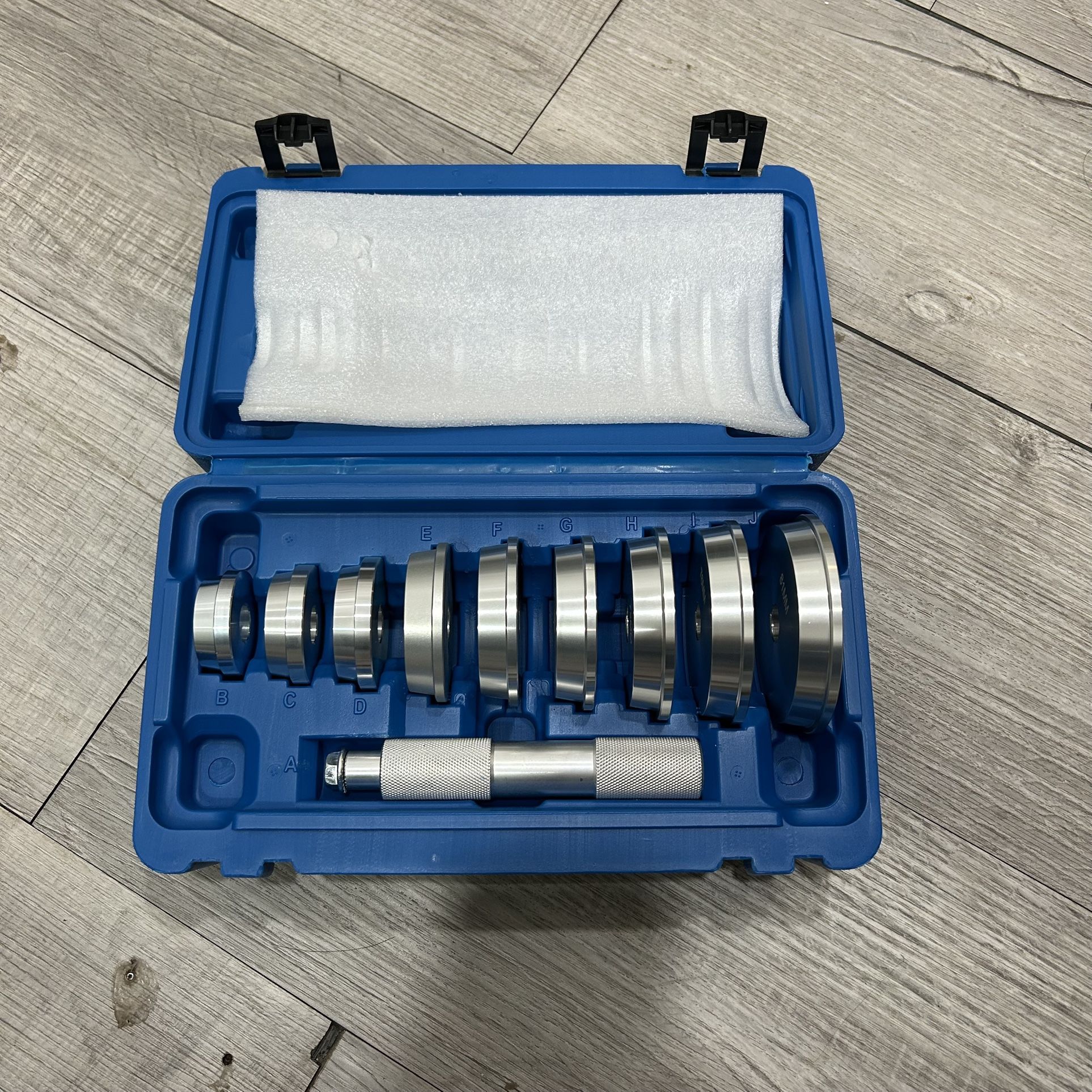 Brand new bearing press kit never used