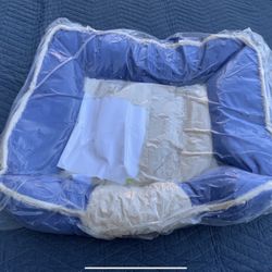 Self warming pet bed