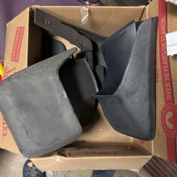 05-06 Crv Mudflaps