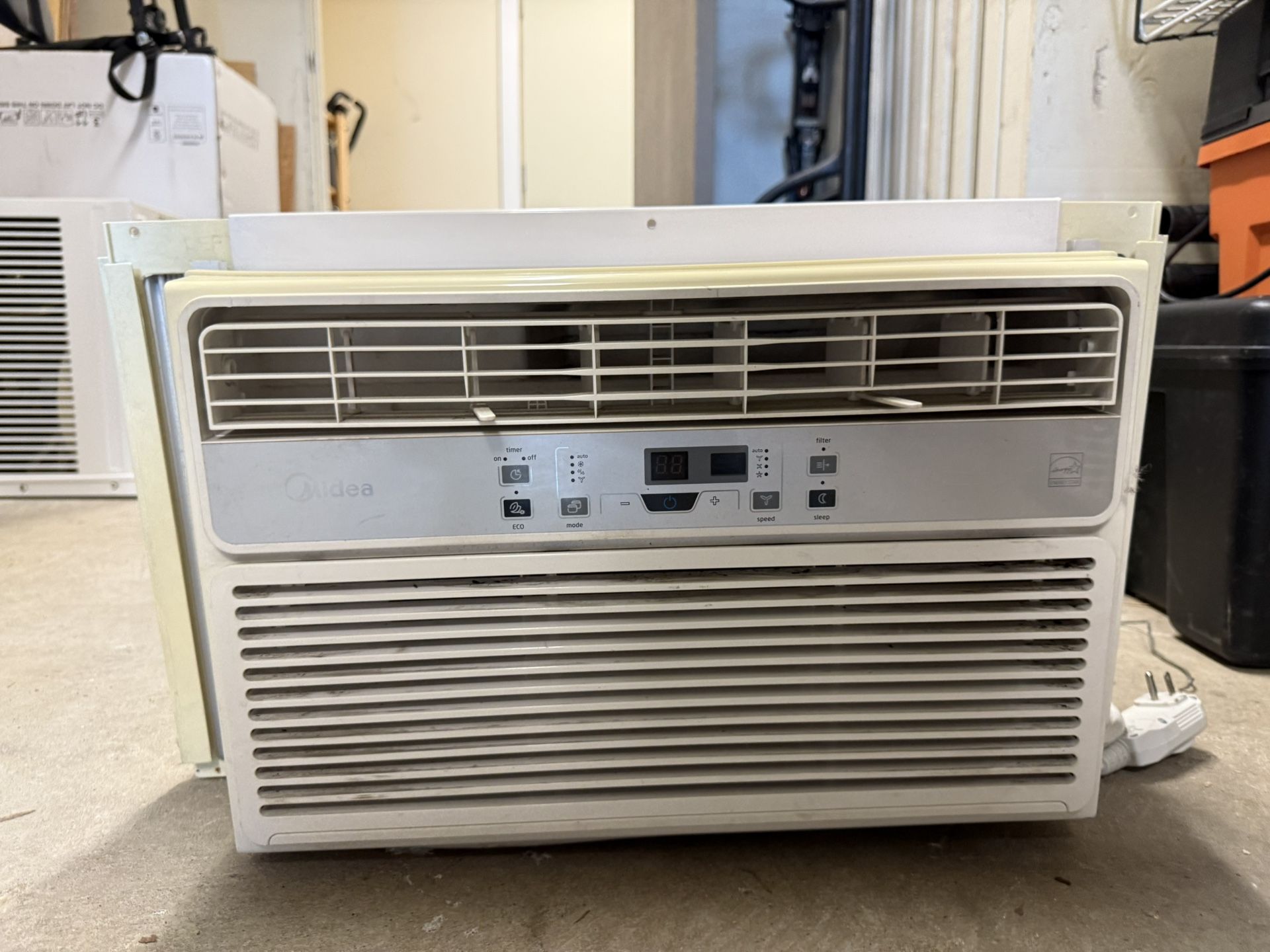 Midea Window AC UNIT