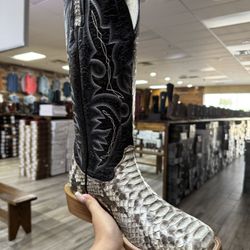 black boot original 
