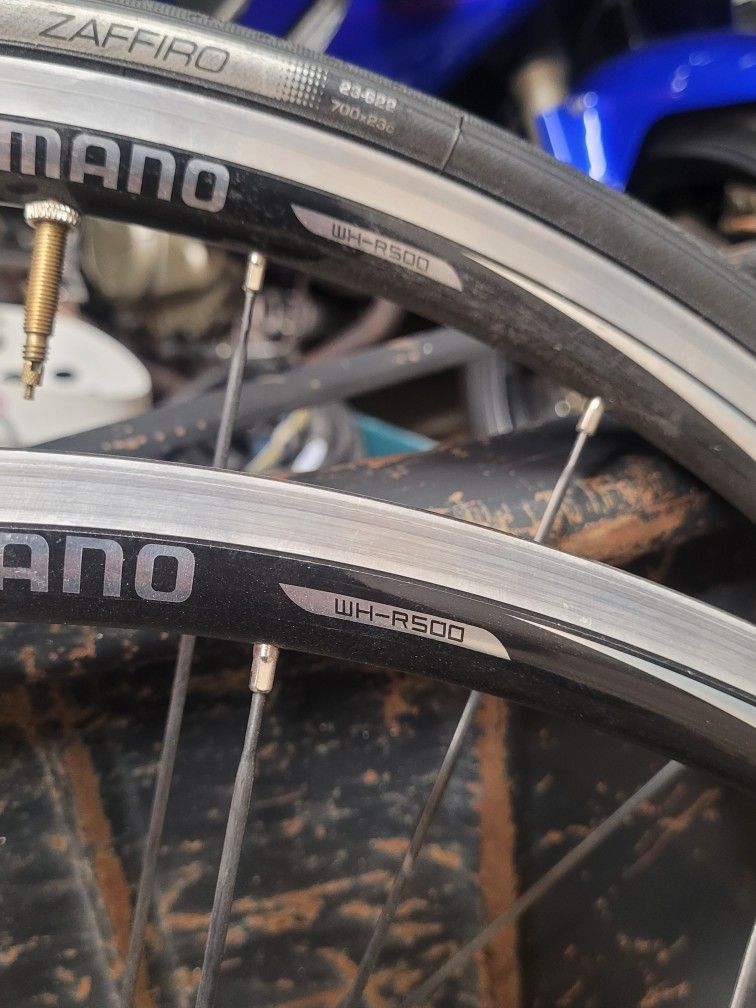 Shimano 700c Wheelset