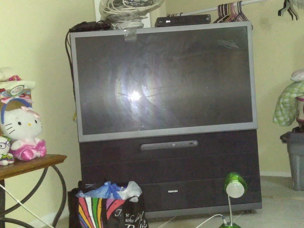 Tashiba 52inch TV. floor model $50.00 or b.o. it's work very well for its just taking too much space in my room