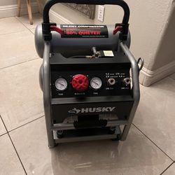 Compressor Husky 4.5 Gallon 175 Psi 