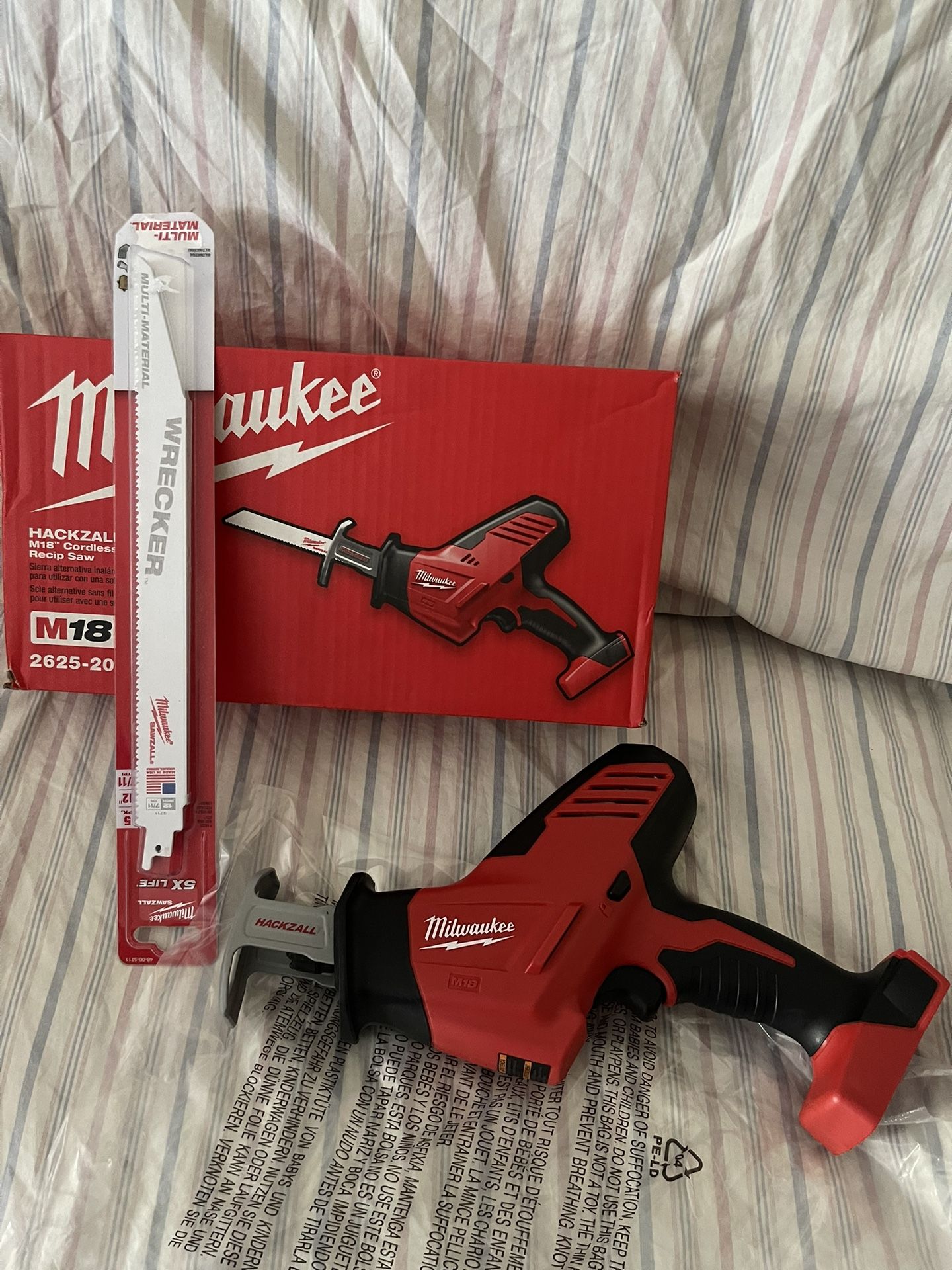 Milwaukee M 18 Tool Only And 5 Blades
