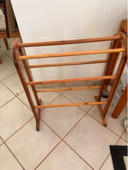 Wooden Towel Rack