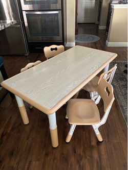 Kids table and chairs