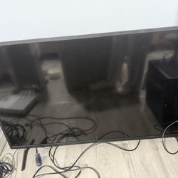 44” Flat-Screen TV (w/ Remote)