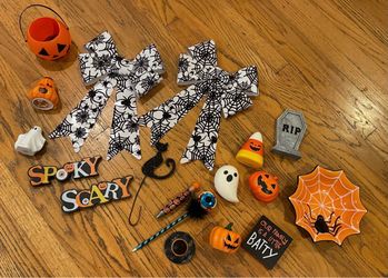 HALLOWEEN DECOR LOT BOWS CANDY DISH PUMPKIN SQUISHY GHOST FIGURINE PENS ETC
