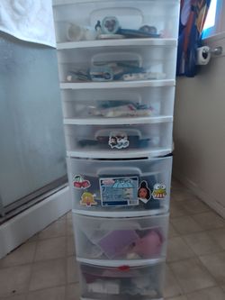 7 Solid plastic White drawer