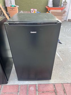 Mini fridge