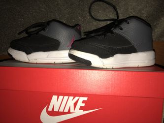 Toddler girl Jordan shoe size 5