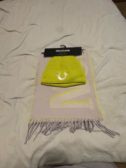 True religion scarf and beanie