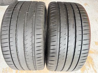 Two Tires 325/35/22 Michelin Pilot Sport 4S with 100% Left Mercedes GLE 63