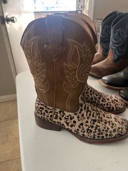 Girls boots size 2