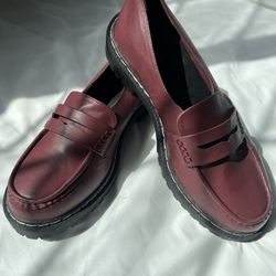 Torrid heeled lug loafers women's size 12ww Burgundy Red