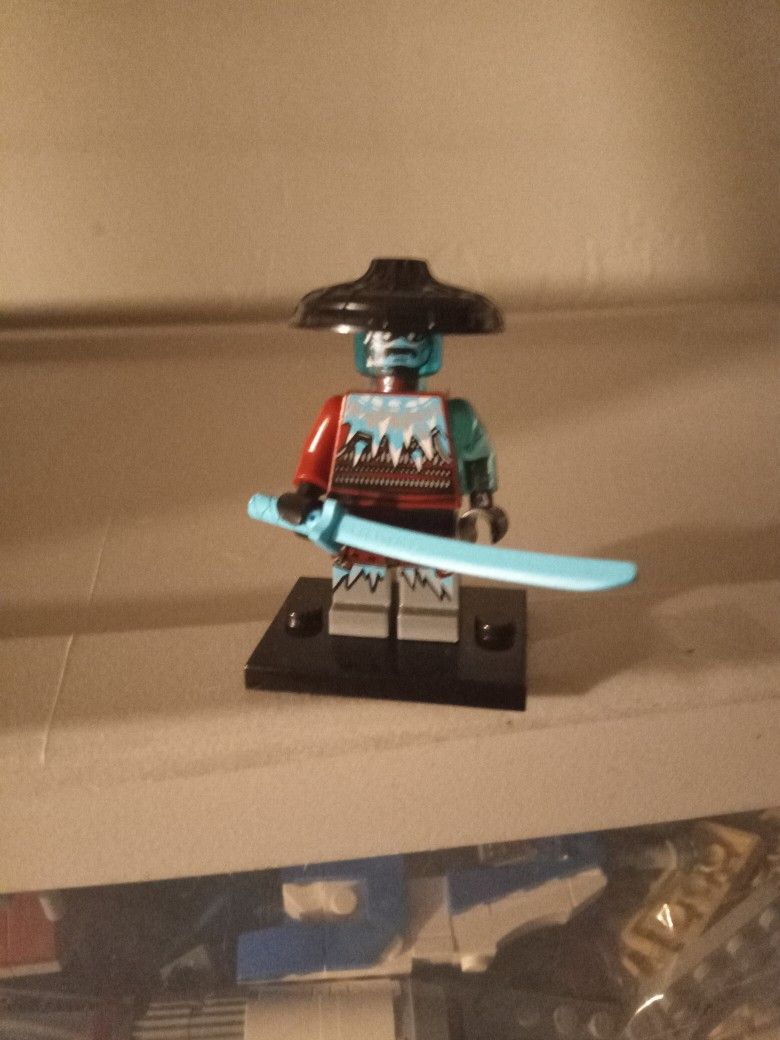 Lego NINJAGO Ice Samurai Minifigure