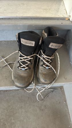 Women’s Size 9 Colombia Waterproof Hiking Boots