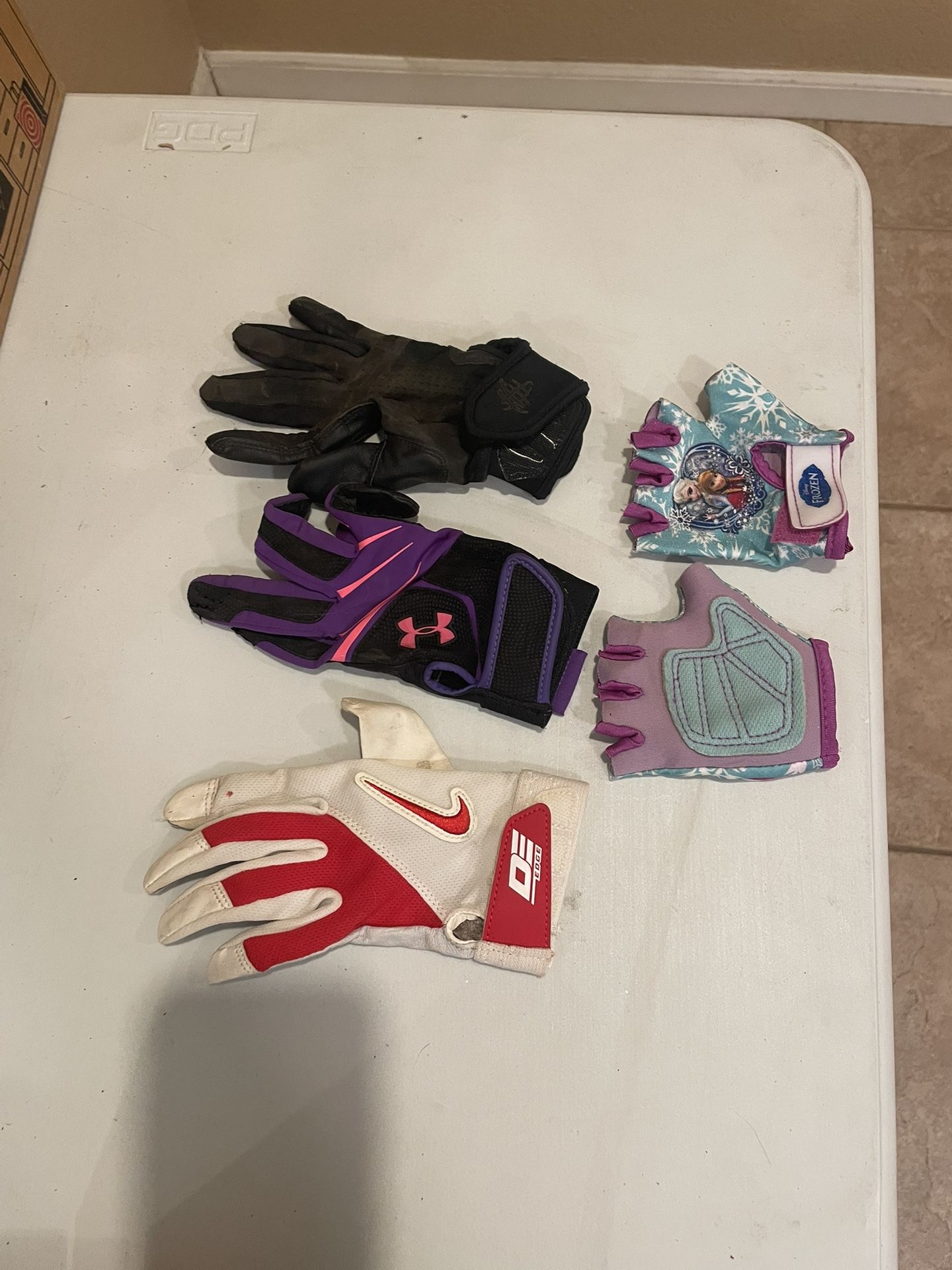 Baseball And Bike Gloves Lot