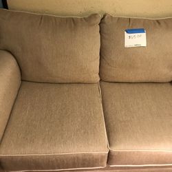Loveseat 