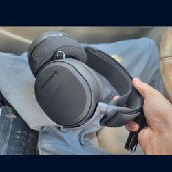 Steelseries Arctis Pro Wireless Gaming Headset 