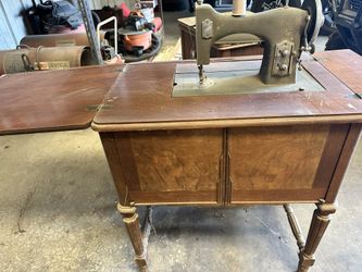 Vintage Sewing Machine 