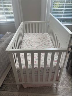Delta children Skylar 6-in-1 Convertible Crib