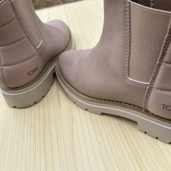 Ladies Tom’s Boots Size 5 