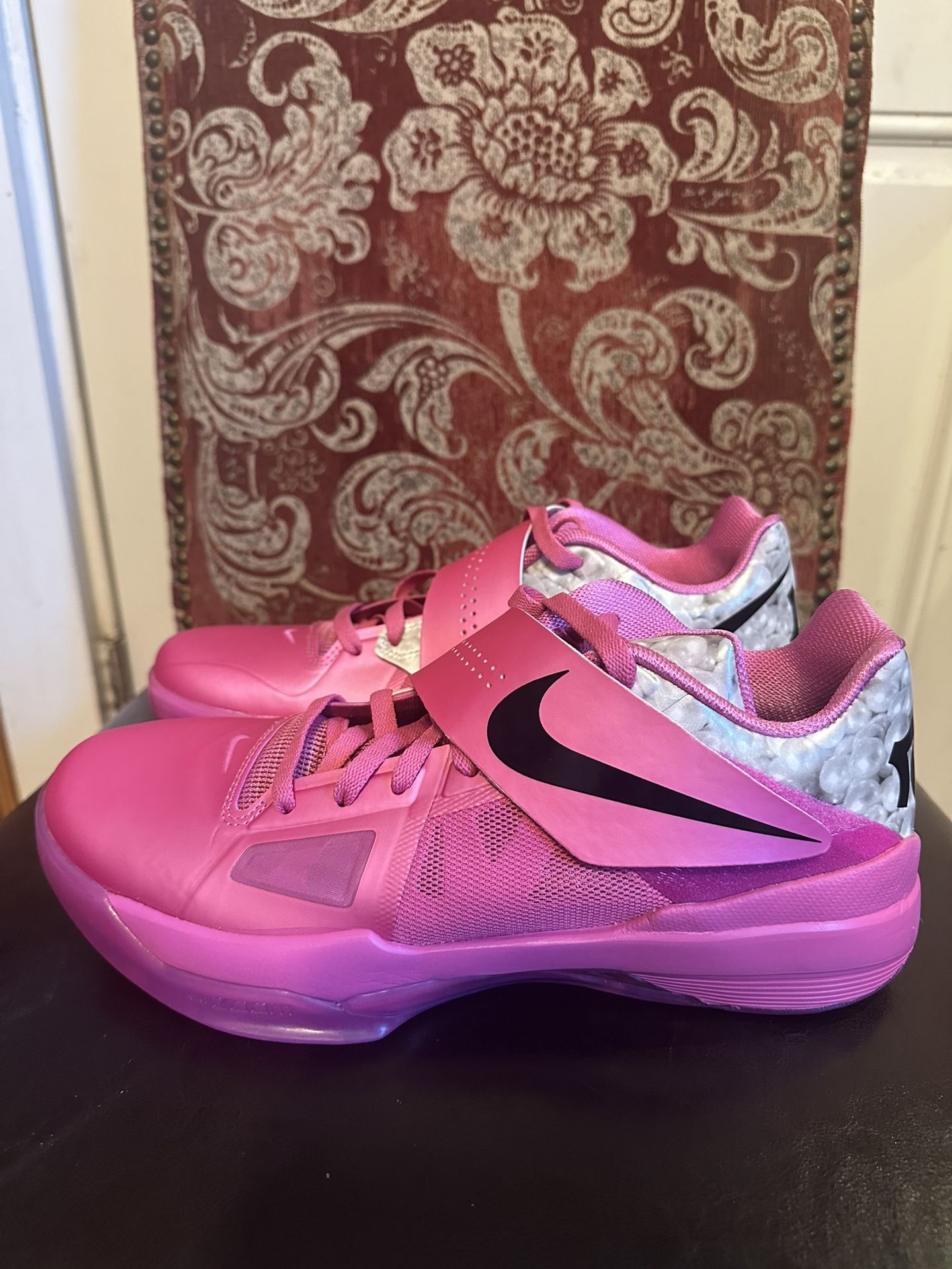 Brand new Nike KD 4 Aunt Pearl Size 9.5 no box