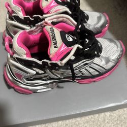 Size 40 Pink-Black Balenciaga Runners