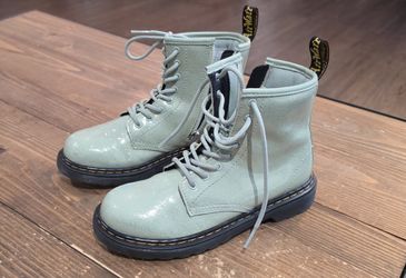 Kids Doc Martens - Size 3y
