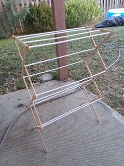 Wooden accordion drying rack