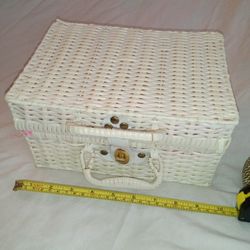 WICKER MATERIAL BOX WITH SMALL TEA SET
