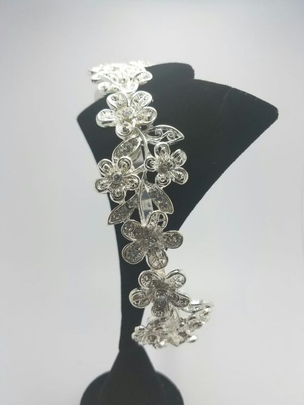 FLORAL TIARA for Sale in Columbus, OH OfferUp