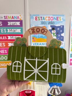 Wooden and Felt Zoo travel Play Set