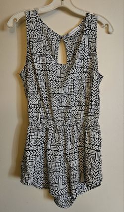 $10 Women's Jumper $10 OBO 