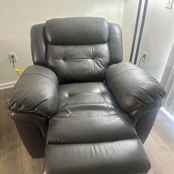Gray Leather Recliner Couch – Clean & Like New – Pickup Manassas