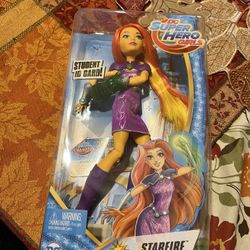 DC Super Hero Girls: Starfire