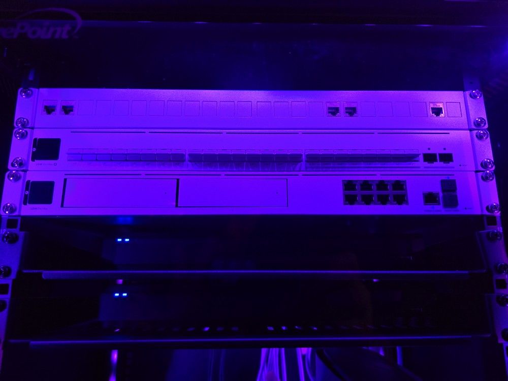 UDM PRO MAX , USW PRO MAX POE, U7 PRO WALLS, TRIPPLITE UPS W/ Accessories