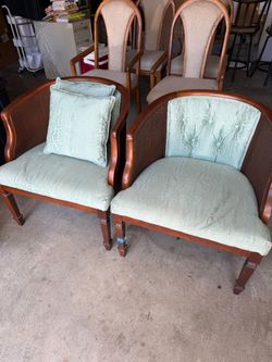 Georgia Brothers Twin chairs with matching pillows $40