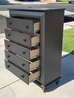 Black 5 Drawer Dresser Free Delivery Included