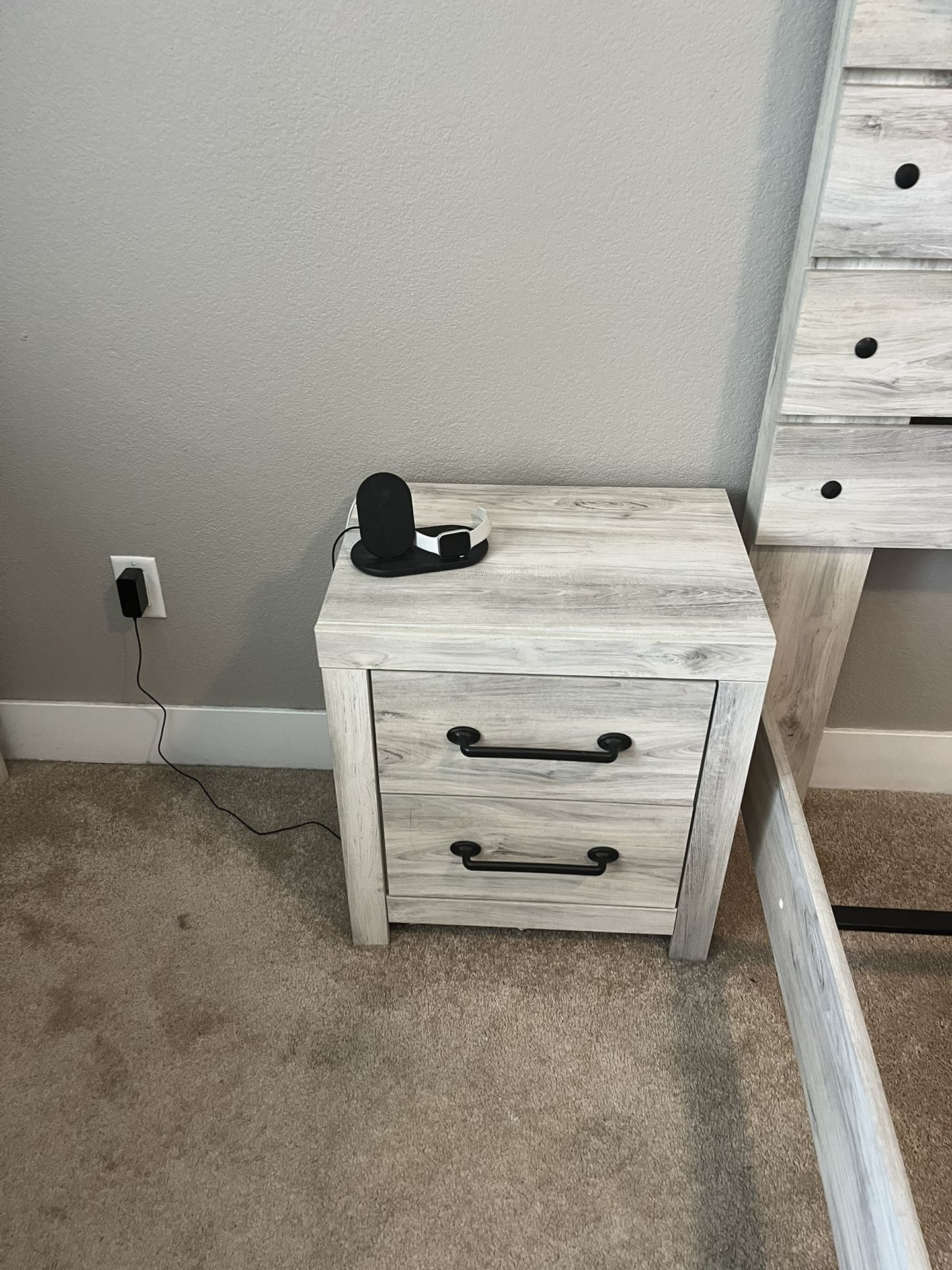 Bedroom Set For Sale. Queen Bedroom Frame.