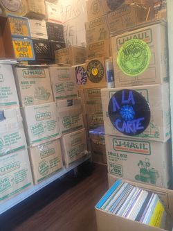 HUGE MEDIA SALE 3939 iowa st #2