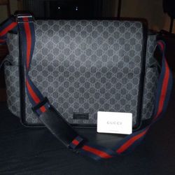 Gucci Supreme diaper bag  Fully Authentic (original Box And Bag Included)$800 