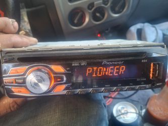 STEREO PIONEER CD AUX USB CAMBIA DE DIFERENTES COLORES GOOD CONDICIÓN ABLO ESPAÑOL
