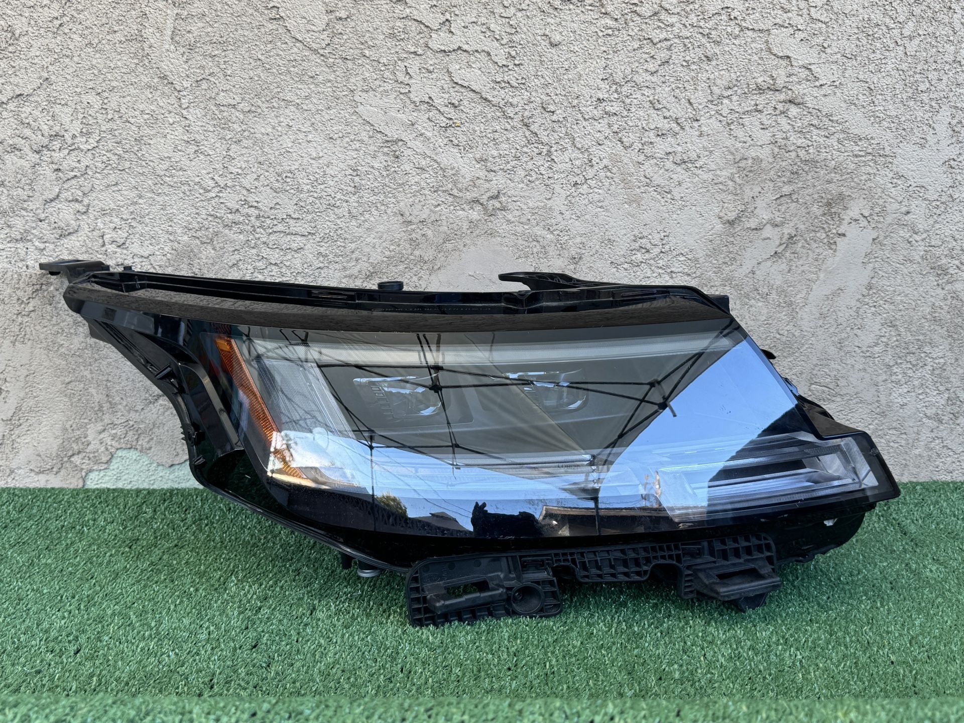 2023-2025 LAND ROVER FRONT RIGHT PASSENGER DUAL LED HEADLIGHT OEM