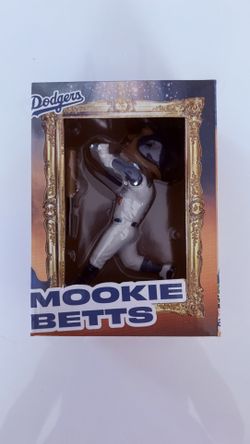Mookie Betts Bobblehead LA Dodgers Stadium  8/30/21