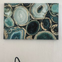 Beautiful Wall Decor - Like New 