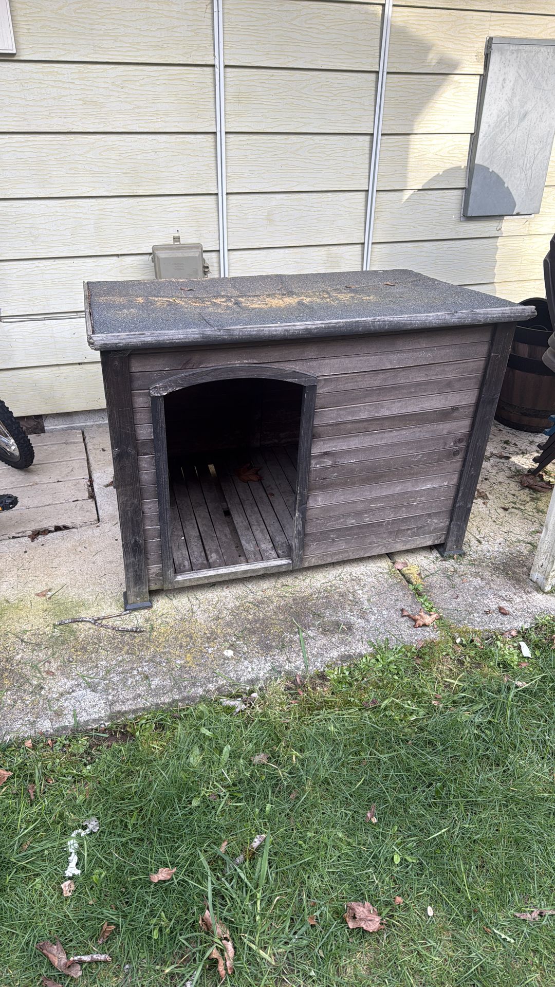 Free dog house for Sale in Maple Valley, WA - OfferUp